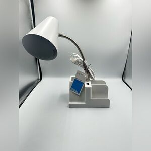 Room Essentials Organizer Task Lamp White With USB Port (Incl LED Light Bulb)